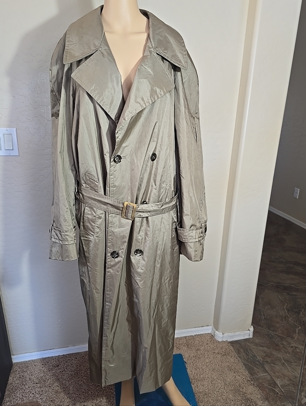 Vintage Zilli Double-Breasted Trench Coat in Shimmery Olive Mens Size 50 (L)